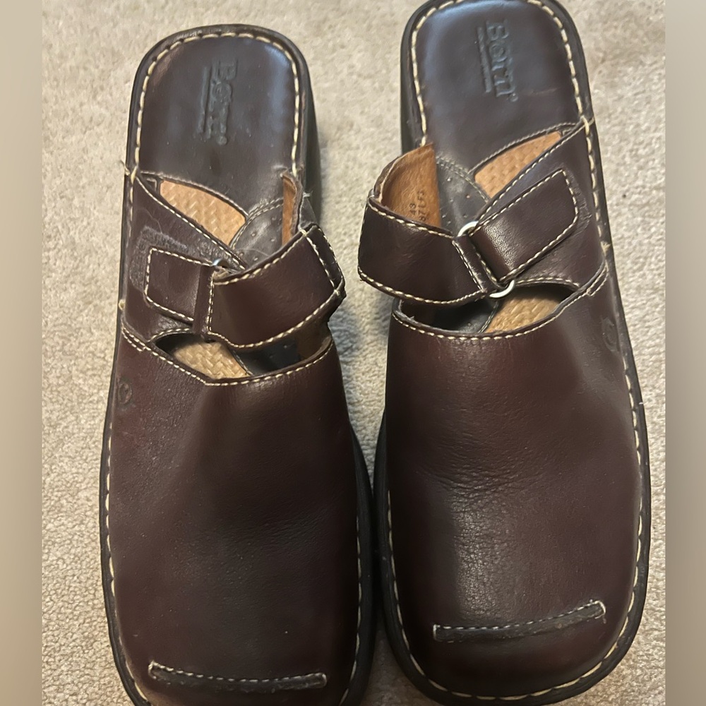 Born slip-ons size 11 / 43 - like new